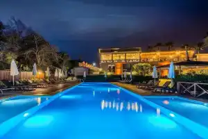 Adora Butik Hotel, Кизилот