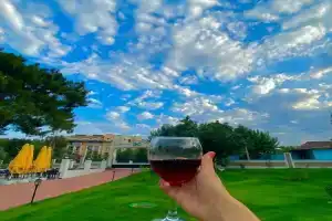 Dream Town Hotel & Restaurant, Текирова
