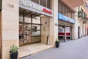 Aparthotel Napols, Барселона