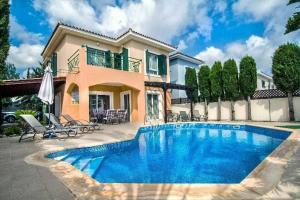 Villa Thea, Пейя