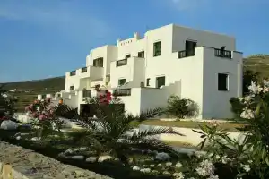 Vavoulas Village, Кастраки