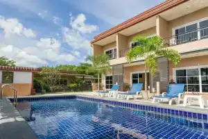4 Palms Resort, Банг Саре