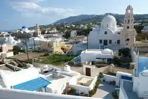 Church & Cave - Santorini Private Residences, Мессария