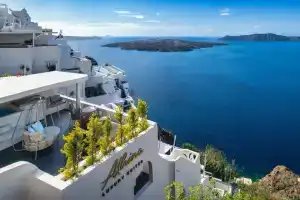 Athina Luxury Suites, Фира