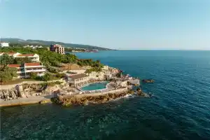 Hotel Ruza Vjetrova, Бар