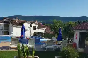 Apartmani Niksic, Игало