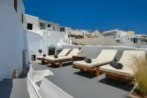Aegean Mist, Мегалохори