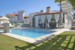 Elda Alaçatı Boutique Hotel, Алачати
