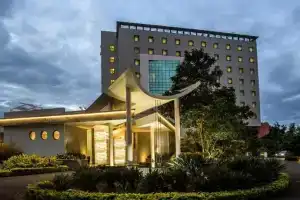 Hennessy Park Hotel, Катр-Борн