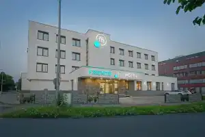 Friends Hotel Düsseldorf Airport, Ратинген