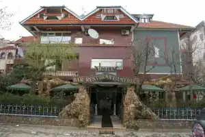 Hotel Bar Restorant Amerika, Кукес