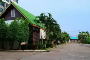Golden Place Guesthouse, Капхэнг Пхет