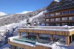 Alpen Village Hotel, Ливиньо
