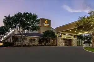 Comfort Suites Nw Dallas Near Love Field, Даллас