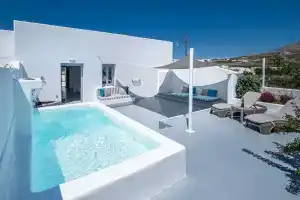 Majestic Sky Luxury Suites, Мегалохори