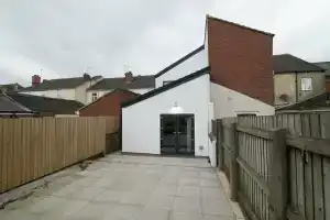 West Brom- premium stay, Бирмингем