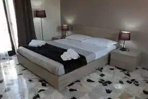 Отель Antares B&b, Комизо