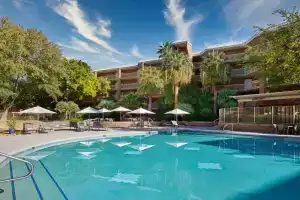 Embassy Suites by Hilton Tucson East, Тусон