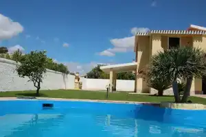 Villa Bruna, Капитана