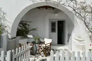 Kastro Cozy Guesthouse, Парикия