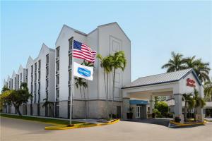 Отель «Hampton Inn & Suites Fort Lauderdale Airport», Голливуд