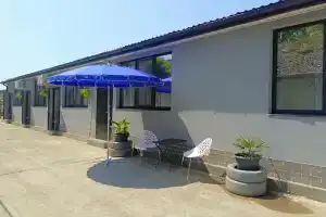 Апартаменты у моря, Вардане