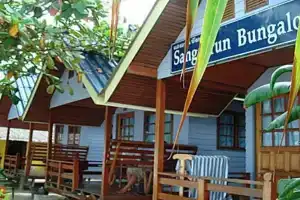 Remark Puzi Hut & Restaurant, Банг-Бао