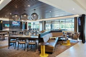 SpringHill Suites by Marriott Charlotte Arrowood, Шарлотт