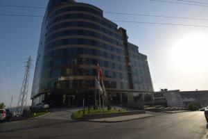 New Suites, Эсеньюрт