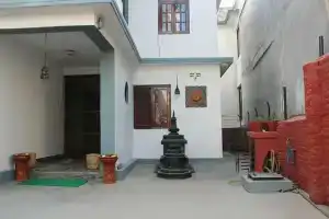 Patan Hidden House, Патан