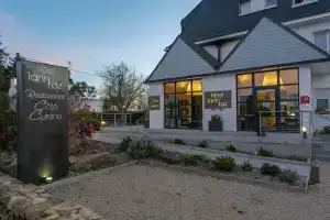 Hotel «-Restaurant Lann Roz / Côte Cuisine», Карнак
