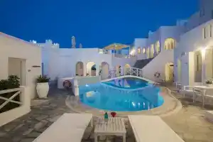 Kanale's Rooms and Suites, Науса