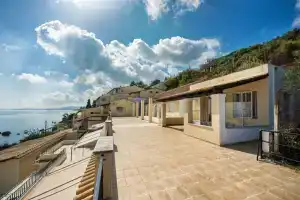Litharia Apartments Corfu by Checkin, Бенитсес