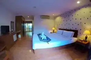 Happy Holidays Luxury Pool Villa, Патонг