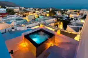 Pasithea Luxury Suites, Мегалохори