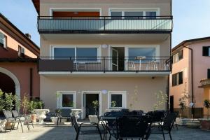 Lago Dorato Apartments, Колико