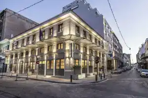 Gallery Suites & Residences, Пирей