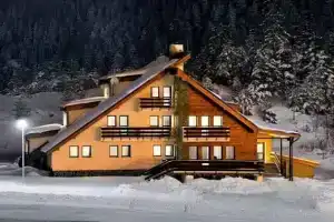 Villa Gloria, Доновалы