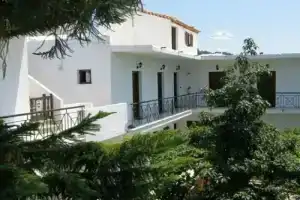Manolas Studios, Скиатос