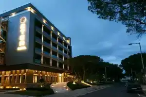 Eter Hotel, Голем