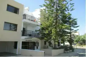 Andries Apartments, Пафос
