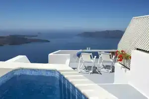 WhiteDeck Hotel, Имеровигли