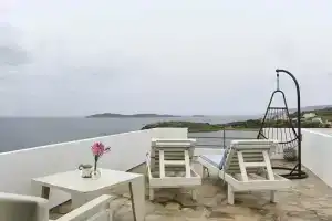 Villa Fiamegou, Батси