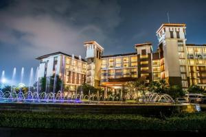 Summit Windmill Golf Suite Hotel , Самут-Пракан