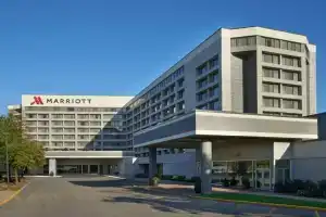 Courtyard by Marriott Toronto Airport, Миссисауга