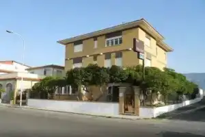 Hotel San Carlo, Террачина
