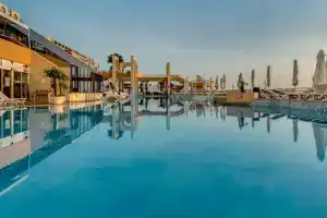 Ax Odycy Hotel, Аура