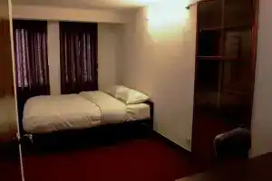 Lazy Yeti Bed & Breakfast, Патан