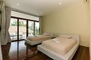 Unique Pool Villa with 5 Bedrooms and Sea View, Кхао Тао