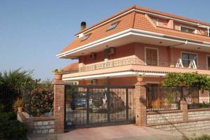 B&b Villa Jovanna, Летоянни